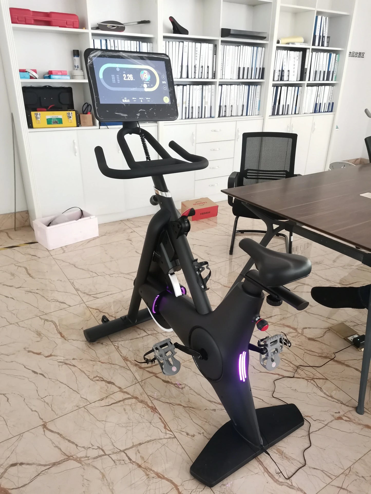 Commercial-Grade Magnetic Spinning Bike for Home Gym.